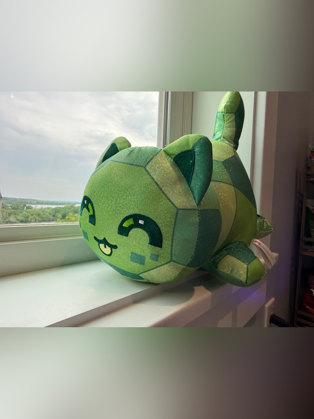 Aphmau MeeMeows 11 INCH emerald cat / kitty.